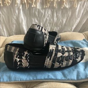 Toms- Adorable!! Size 8.5